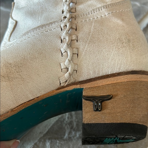 Women's White Leather Western Boots - Picture 4 of 5